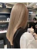 切りっぱなしロブ × 1 bleach でつくるまろやかピンクベージュ