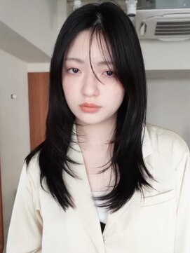 フォト 新宿三丁目(foto) 軽やかレイヤーで抜け感黒髪小顔ストレート