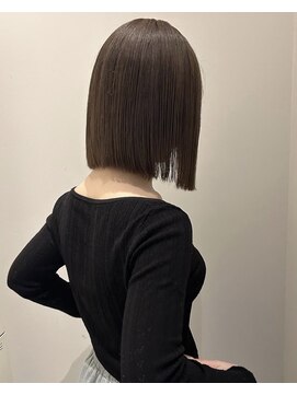 ニナ 梅田(nina) くすみブラウン