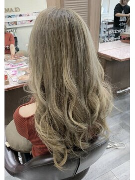 グラムアッシュ(GLAM ASH) ホワイトベージュ