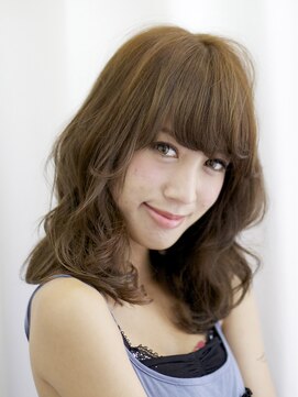 クラン(clan) clan】クールな大人かわいいグラマラスカールセミディ