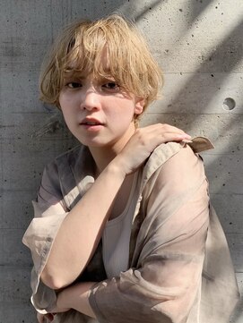 エムクランメイクス 原宿 表参道(m.clan MAKE'S) 【松尾】大人かわいい シアベージュ ハイトーンショート 前髪