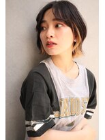 アージアム バイ アイリコ たまプラーザ(arseum by IRICO) インナーカラー外ハネショートボブ