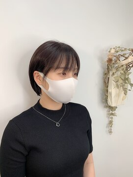 イーラ(era) 《era》大人可愛い　丸みショート　艶ツヤストレート　みわ