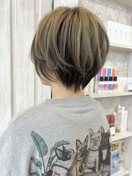 キャアリー(Caary) 福山市Caaryデザインカラーケアブリーチ立体感くびれショート