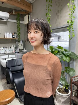 ウーフ(U-fu) ウェットでカジュアルなボブパーマ