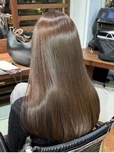 「ダメージや施術履歴を気にせずカラーを楽しみたい」が叶う、髪質改善inカラー!大人女性の髪を美しく保つ!