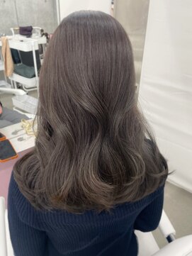 エヌアイ オモテサンドウ(ni omotesando) 春に大人気オリーブカラー★くびれヘア　上野