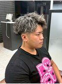 ホワイトメッシュ　ツイストスパイラル　アップバング　刈り上げ