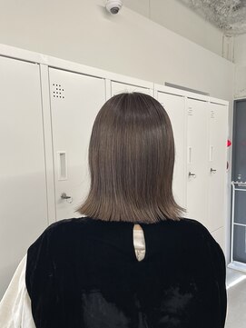 赤みなしグレージュカラー