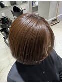透明感シルバーグレーボブ