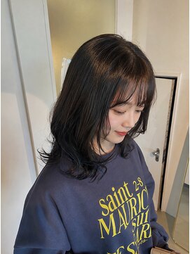 ファンファンバイルー 岐阜(fan fun by Rooo) 外ハネくびれミディアムヘアー