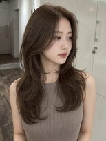 エレナ バイ アルテフィーチェ(elena by artefice)&nbsp;ミルクティーベージュウルフパーマミディアムヘア50代髪型