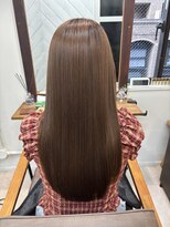 イリーブ(elieve) ブリーチ履歴があっても酸性ストレートで艶髪に