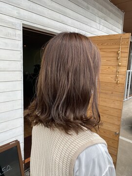 ベビーモード 茶屋町店 透け感ベージュミディ