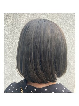 ヴァロ(Valo) ミディアムボブ 大人可愛い