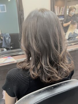 コークハットヘアーズ(Coke Hat Hairs) セミロングレイヤーカット