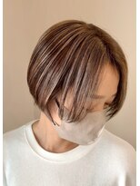 ドクターズサロン レラパール&nbsp;ショートボブ/前下がりボブ/センターパート/ハイライト/立体感