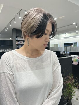 いろあそび 八王子 ホワイトベージュ×ポイントブラック