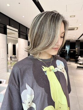 ステア ケース(stair case) 白髪あり　ハイライト　ローライト　地毛残し