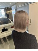 ミルクティーベージュ/ボブ/タッセルボブ/ぱっつんボブ/ブリーチ