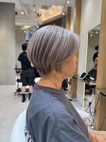 ソワネ 表参道(soigne)&nbsp;青山白髪ぼかしウルフショートカットベージュアッシュ40代50代◎
