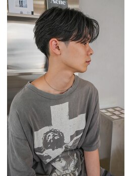 ロッジ(Lodge)の写真/カットもパーマも◎ON/OFFキマる今っぽいメンズスタイルに。