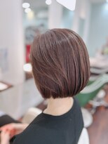 カラーズアンドロッソ(Colors&Rosso)&nbsp;レイヤーボブで軽やかに、首まわりスッキリと。