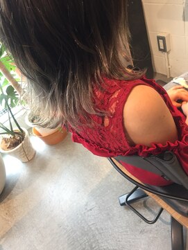 ヘアーステーション ハレラ(Hair station HaLe'LA) シルバーグラデーション