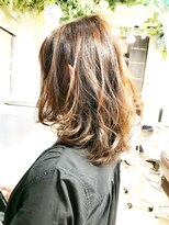 ミッシェル アフロート(michelle afloat) 20代30代40代50代ラウンドCカーブカット×ゆるふわレイヤー