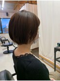 20代30代大人かわいいツヤ感小顔前下がりブラウンショート