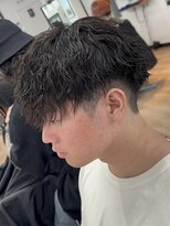 ウェイビーエフティフィフス 横浜西口(WAVEY ft.fifth) 波巻きパーママッシュセンターパートツイストスパイラルパーマ