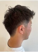 タイトに締めて、毛先で魅せる。フェードカット/ビジネス