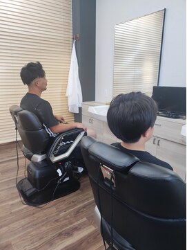 リルキャビン(Lilcabin) ツーブロック、ショートカットヘアー