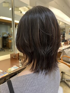 外ハネミディアムボブ
