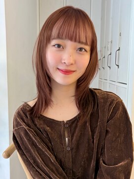 ガーデンヨコハマ(GARDEN YOKOHAMA) ミディアムレイヤー ワインレッド ハッシュカット 小顔