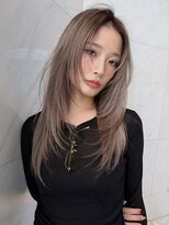 サイン 表参道(SIGN)&nbsp;韓国ヘアミディアムレイヤーカット髪質改善透明感カラー