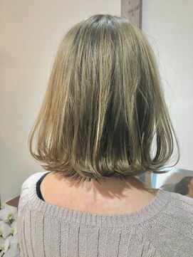 テンポヘアー(tempo hair) 切りっぱなしボブ×外国人風ベージュ