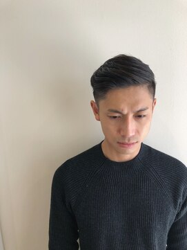 ウィ ラグゼ 北千住店(Oui luxe) 男らしいシルエット◎ 【 大人刈り上げスタイル 】