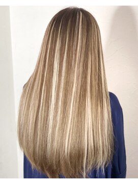 ムーンロータス(Moon Lotus) シールエクステでハイライト