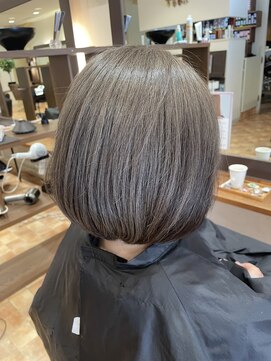 アイニ 河内小阪店(aini) 白髪ぼかしカラー白髪ぼかしハイライト大人ショート30、40、50代