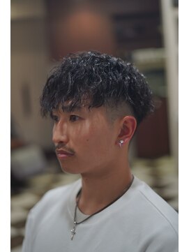 グランクラブ(GRANCLUB) カット　パーマ　フェード　シェービング　ヘッドスパ