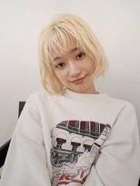 オルセン(OLSEN) ボブ ハイトーン ブロンド レイヤー 金髪ボブ