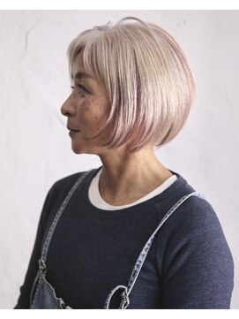 30代40代50代　大人のミニボブレイヤー／アクセントカラーで洗練