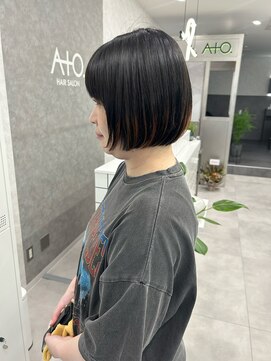 アト(Ato.) 大人モードでお洒落なミニボブxプレイングカラー【菅井】