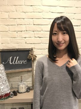 アリュール(Allure) Allureこだわりのヘナでアッシュ色にトーンダウン＆厚めバング