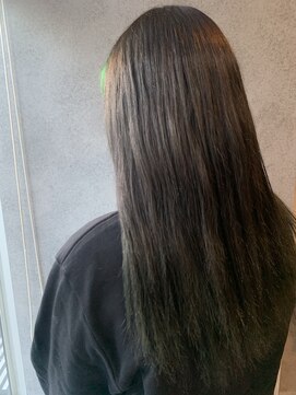 ヘアサロンM 新宿 グラデーションアッシュ系カラー