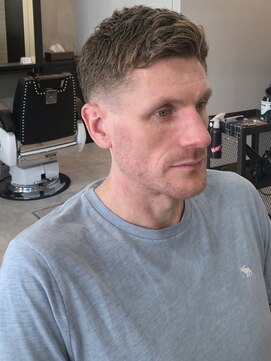 フランクスバーバーリザーブ 人形町店(FRANK’S BARBER RESERVE) ナチュラルアップバンクフェードスタイル