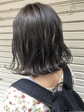 コワファーストナガサキシャンプーボーイ(COIFF1RST NAGASAKI SHAMPOO BOY) 切りっぱなしボブ×ナチュラルグレージュ
