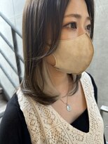 くびレイヤーイヤリングデザインカラーシルキーベージュミディ